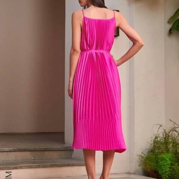 BARBIE Dress in HOT Pink XS NWT - Picture 1 of 7